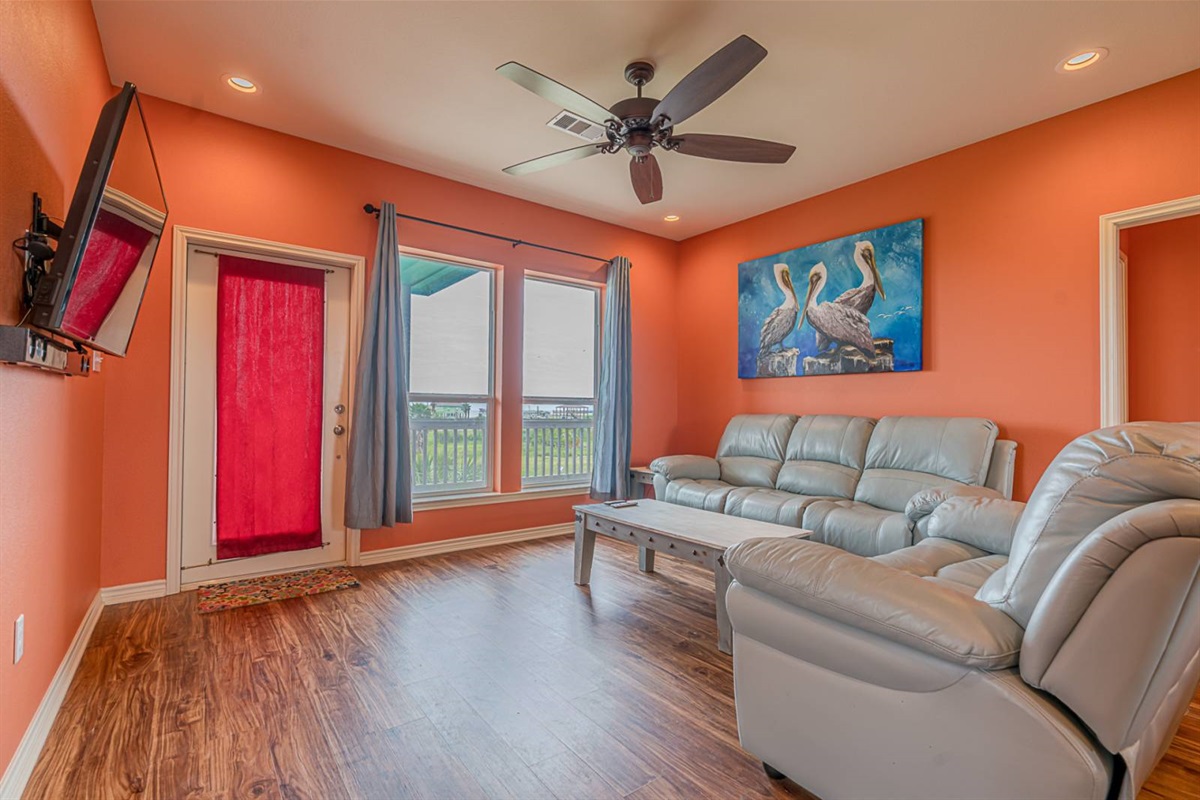 40bd22865b9a4a4fa6e165cc6ac2cf46 Large | Beachhouse | Texas | TX | Vacation Homes | Galveston | Crystal Beach | Kokomo | Breezy Days | Beachfront Elegance | Sunrise Serenity | Southern Sands Property Management, LLC