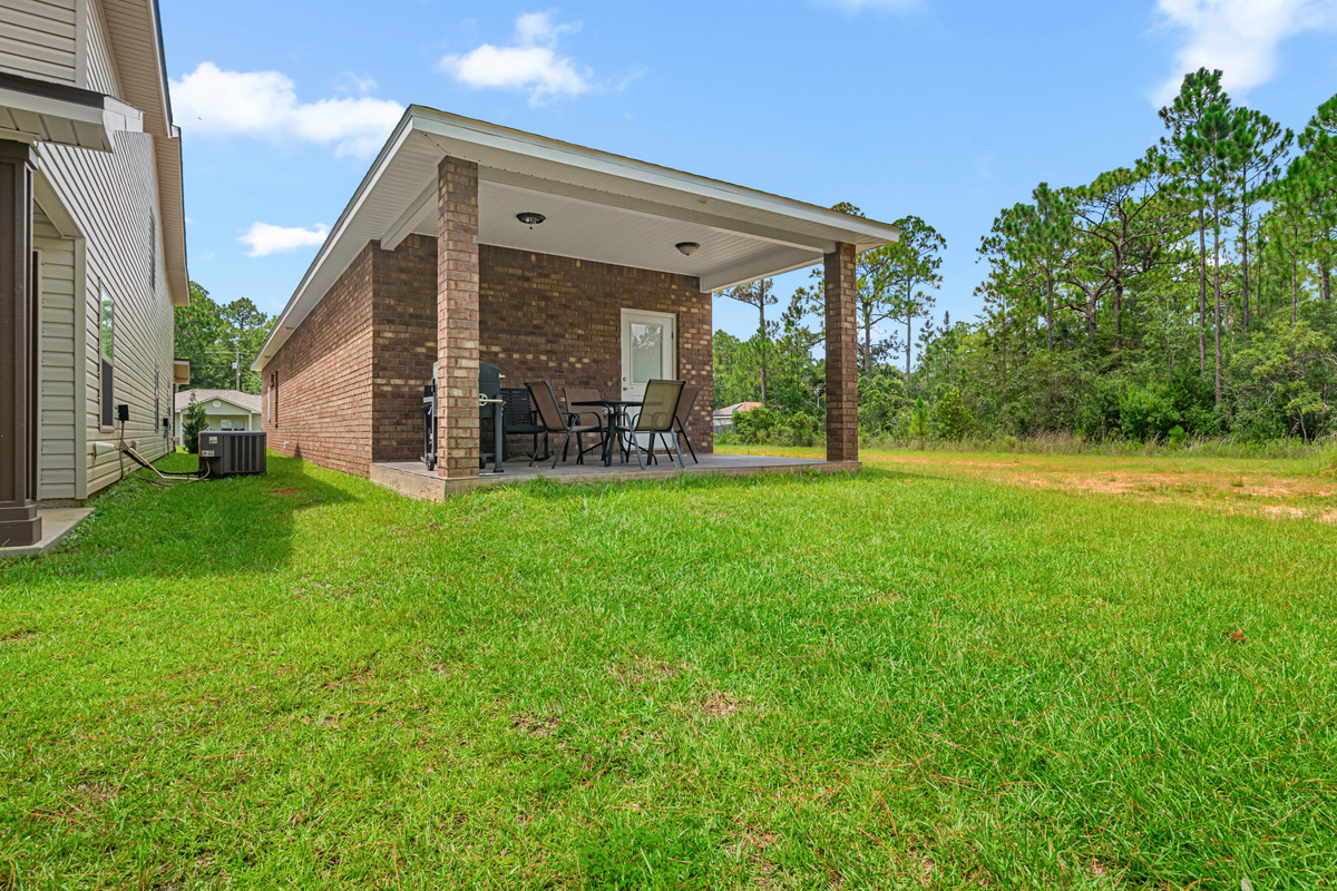 Backyard area, no fence
