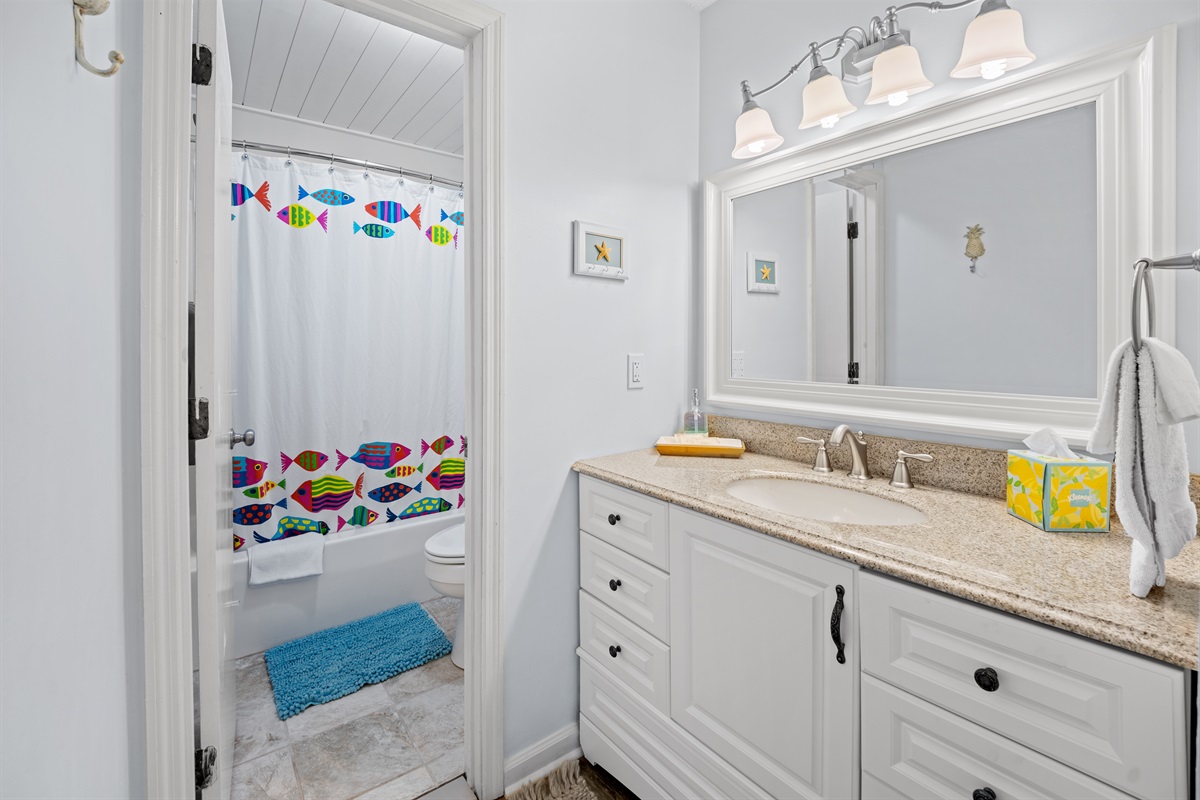Main Bathroom - Large Ensuite
