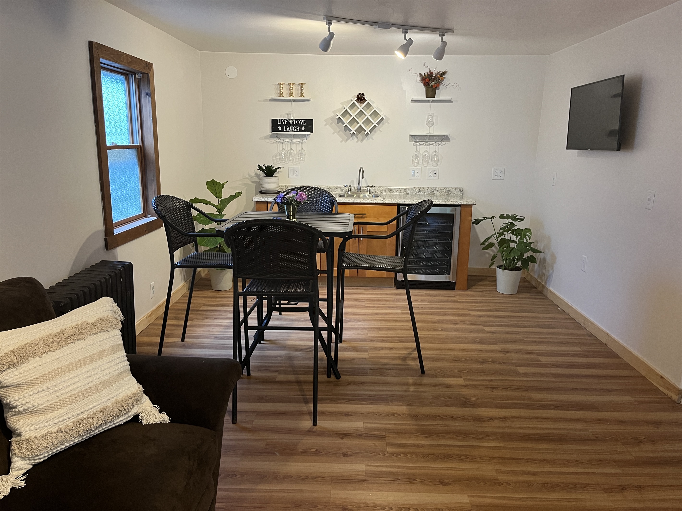 Bar area adjacent to living room