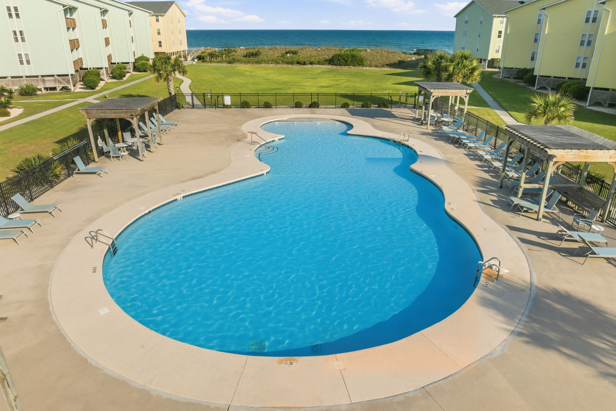 Sunshine, sparkling water, and ocean views—this is what vacation dreams are made of.