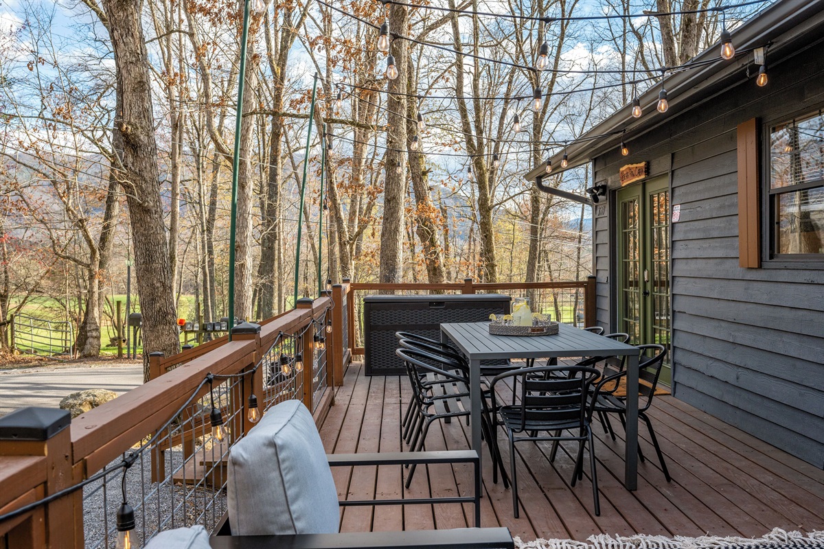 Outdoor dining