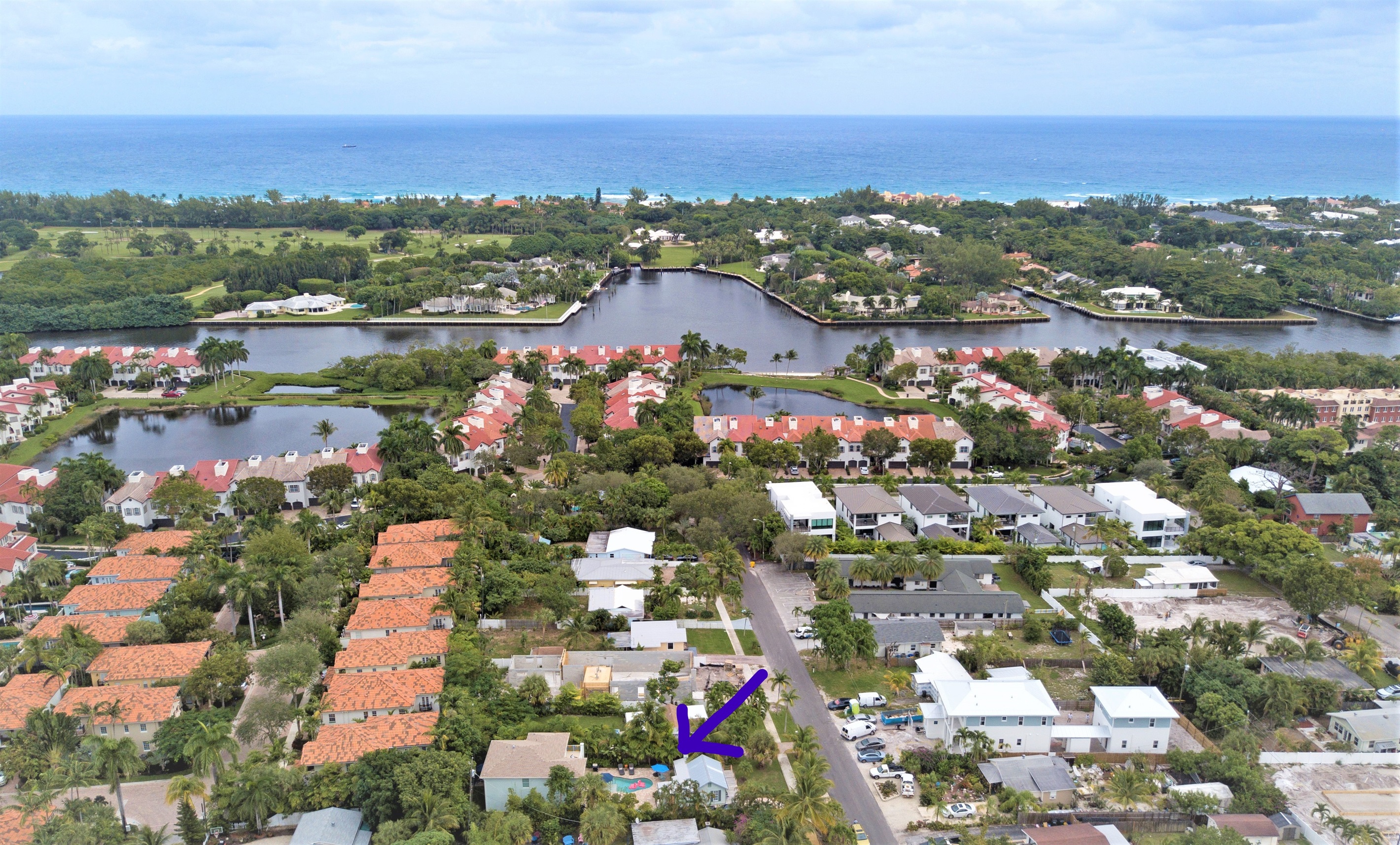 1.7 miles to the beach, in the "Freebee Zone"