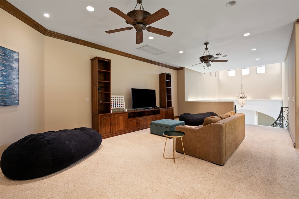 7BR+ Bonus Room Phoenician Mansion w/ Hot Tub&Pool-Heat Avail! — 7BR+Bonus Room Phoenician Estate • Heated Pool + Hot Tub, Phoenix, Arizona — photo 67