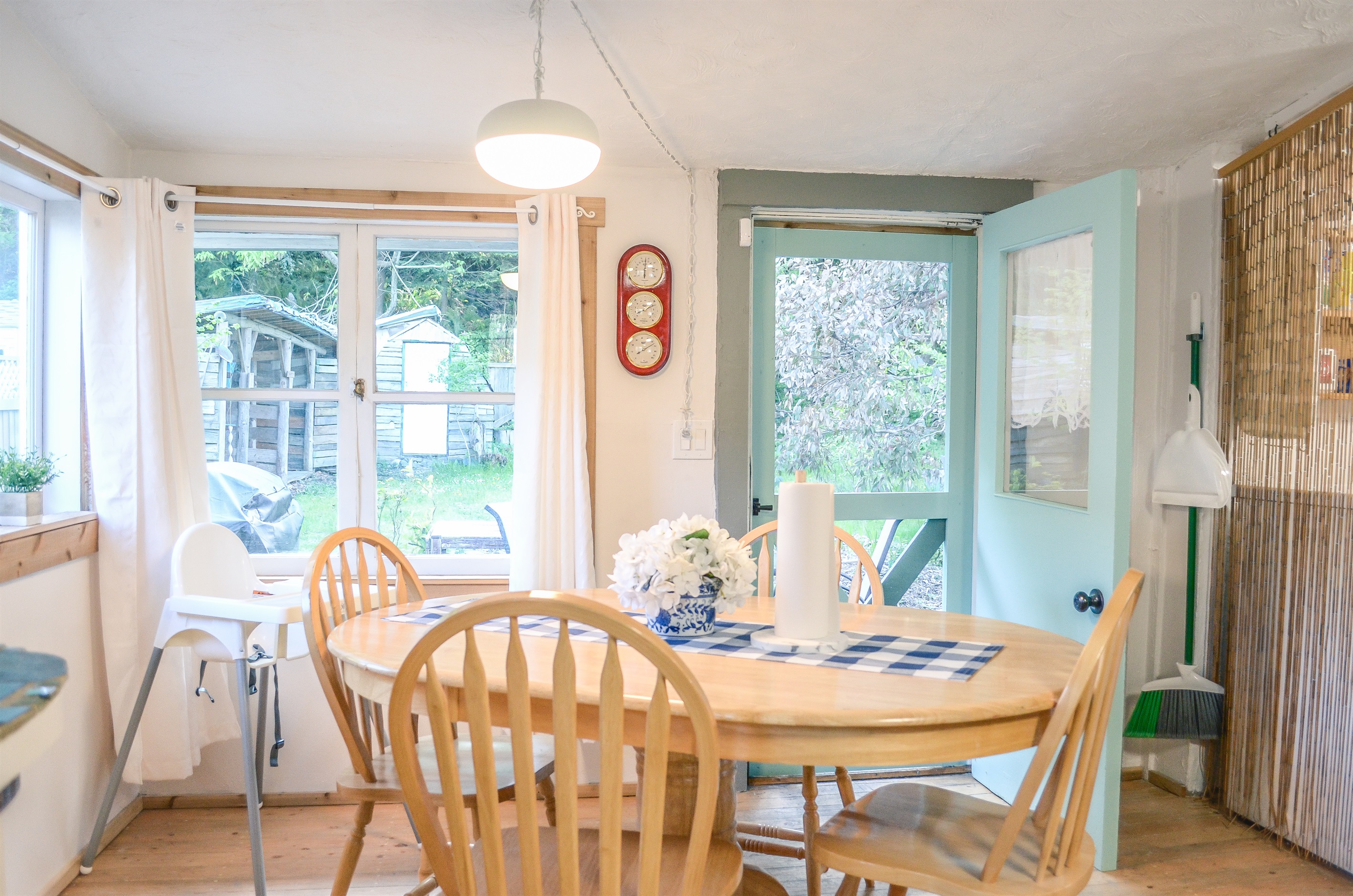 ktichen with high chair