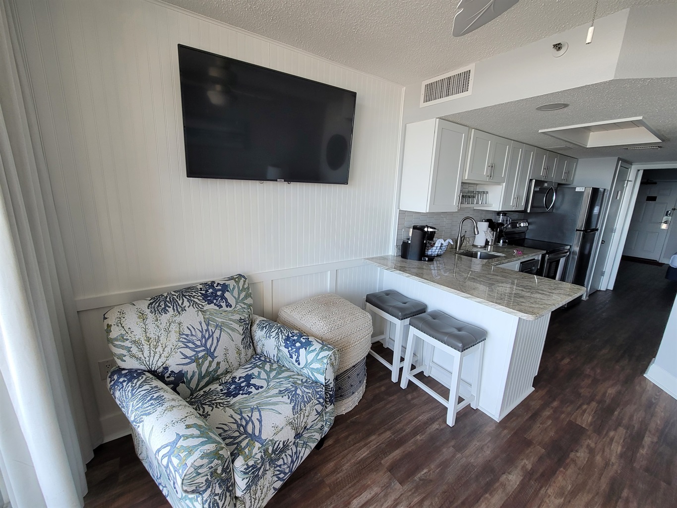 Cozy seating nook made for relaxed downtime.