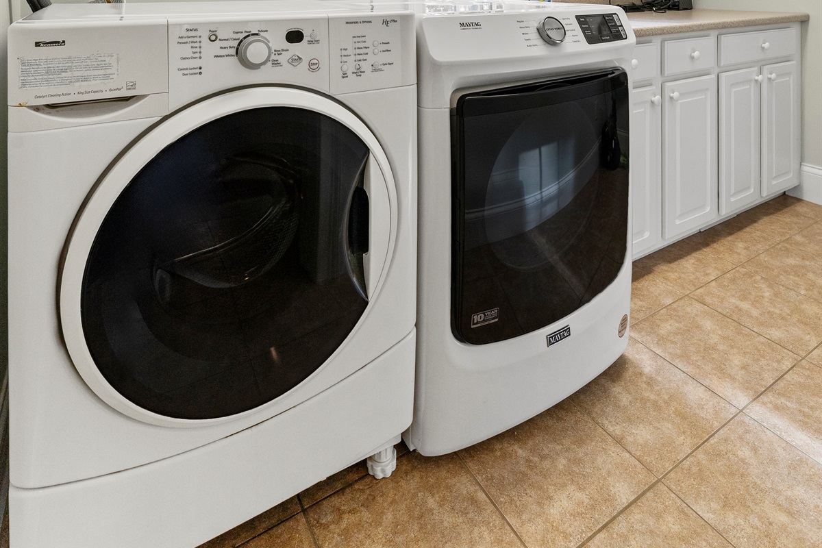 In-unit washer and dryer for easy, worry-free stays.