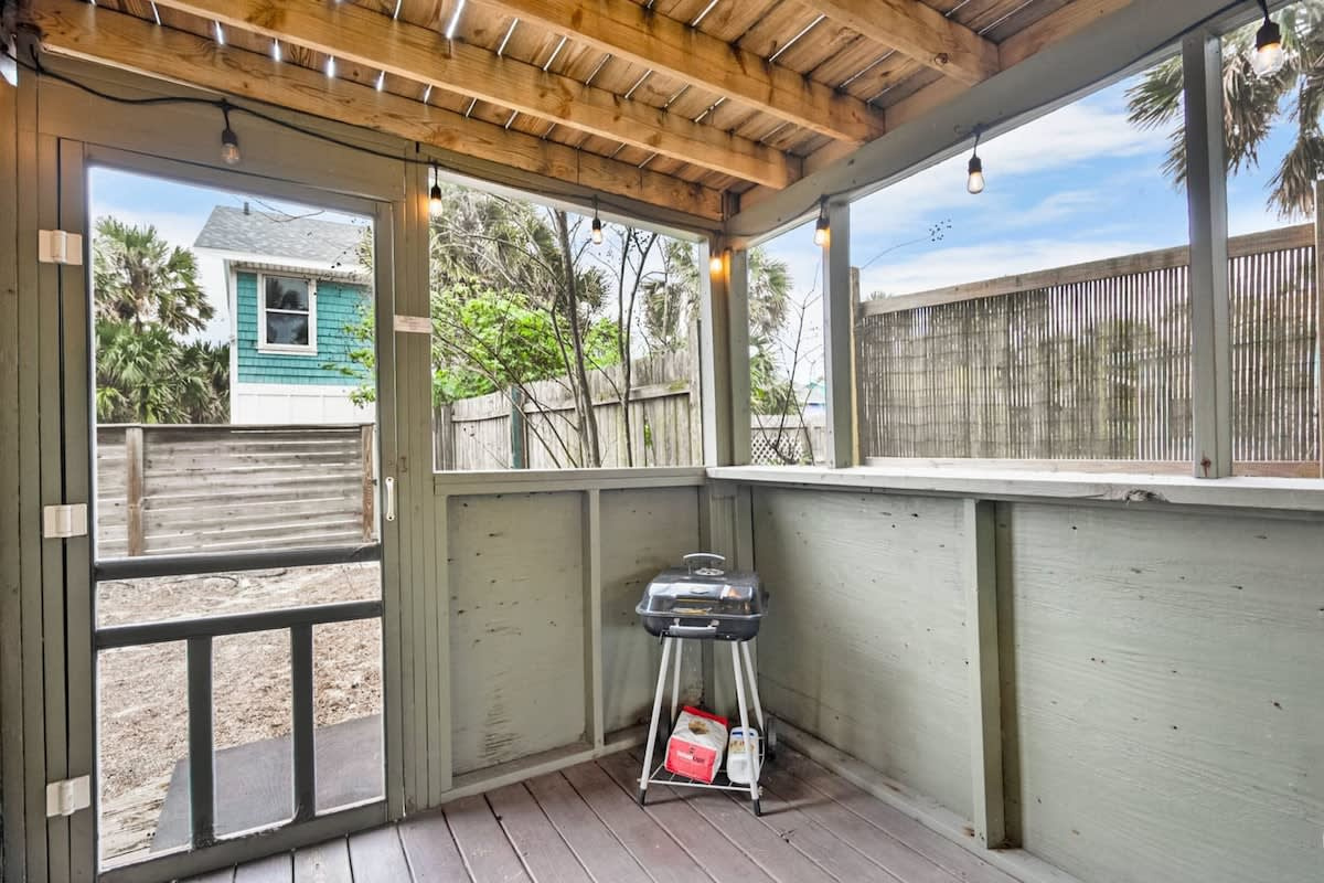 Your own screened patio, with seating and the propane grill ready to go. We supply the fuel, so all you need do is bring back something good from the fish counter and light it whenever you are ready to eat.