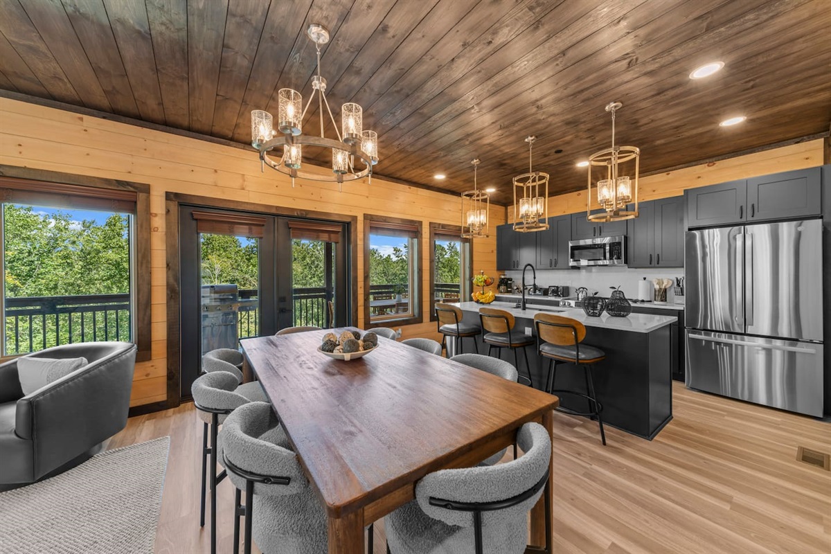 Kitchen - table for 8 people