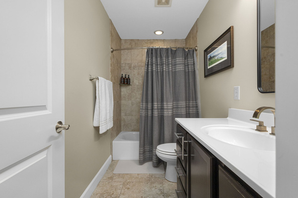 2nd Floor Bathroom
