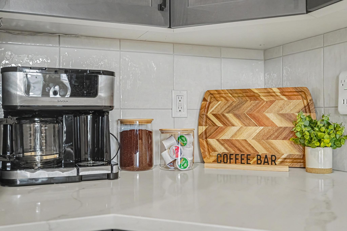 Whether you prefer traditional coffee or coffee pods, we’ve got you covered! Enjoy complimentary coffee, pods, sugar, and creamer during your stay.