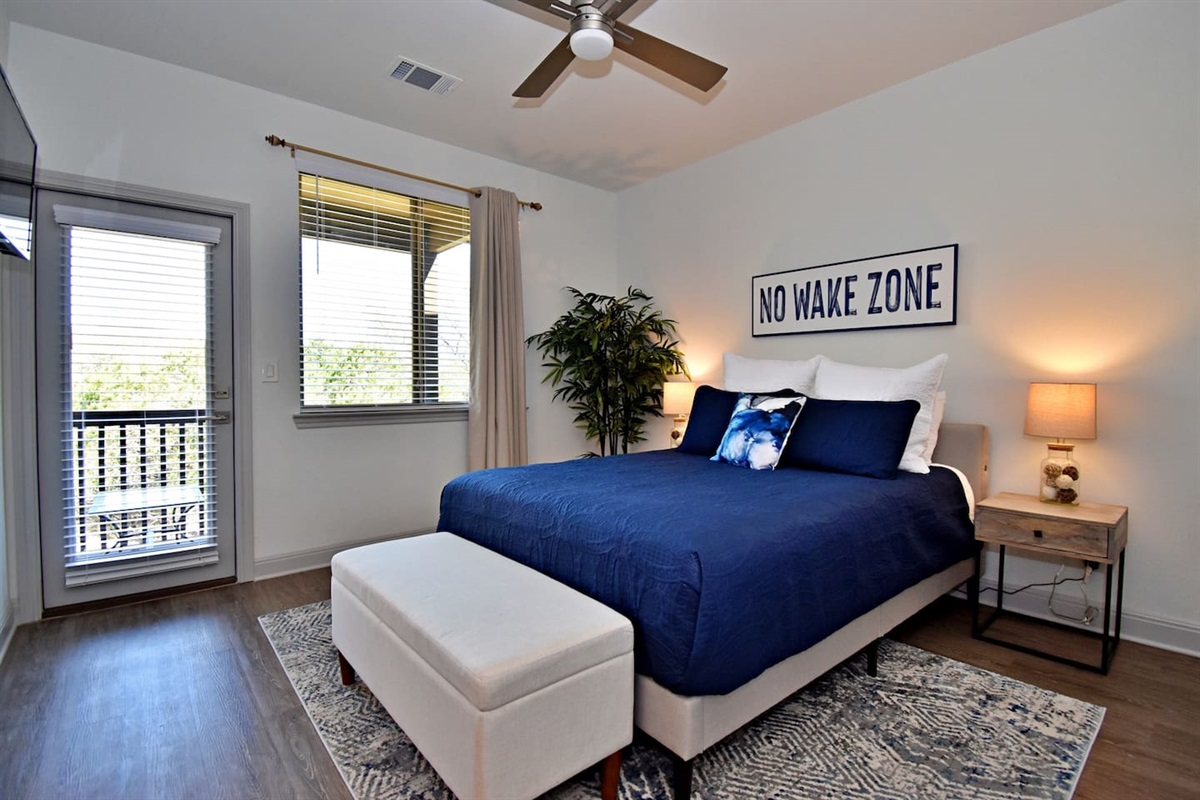 Queen Bed in Master Bedroom with Smart TV & Patio Access