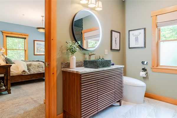 A 2nd floor bath, japenese bidet toilet, w/d