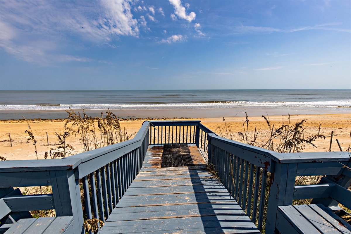 Your own private dune walkover — straight to soft, golden sand and the Atlantic stretching endlessly in front of you. 🌊☀️
