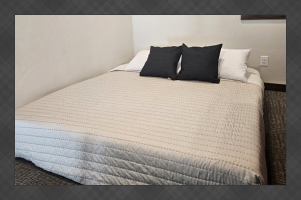 Loft area: Floor level sleeper sofa. (Bed)