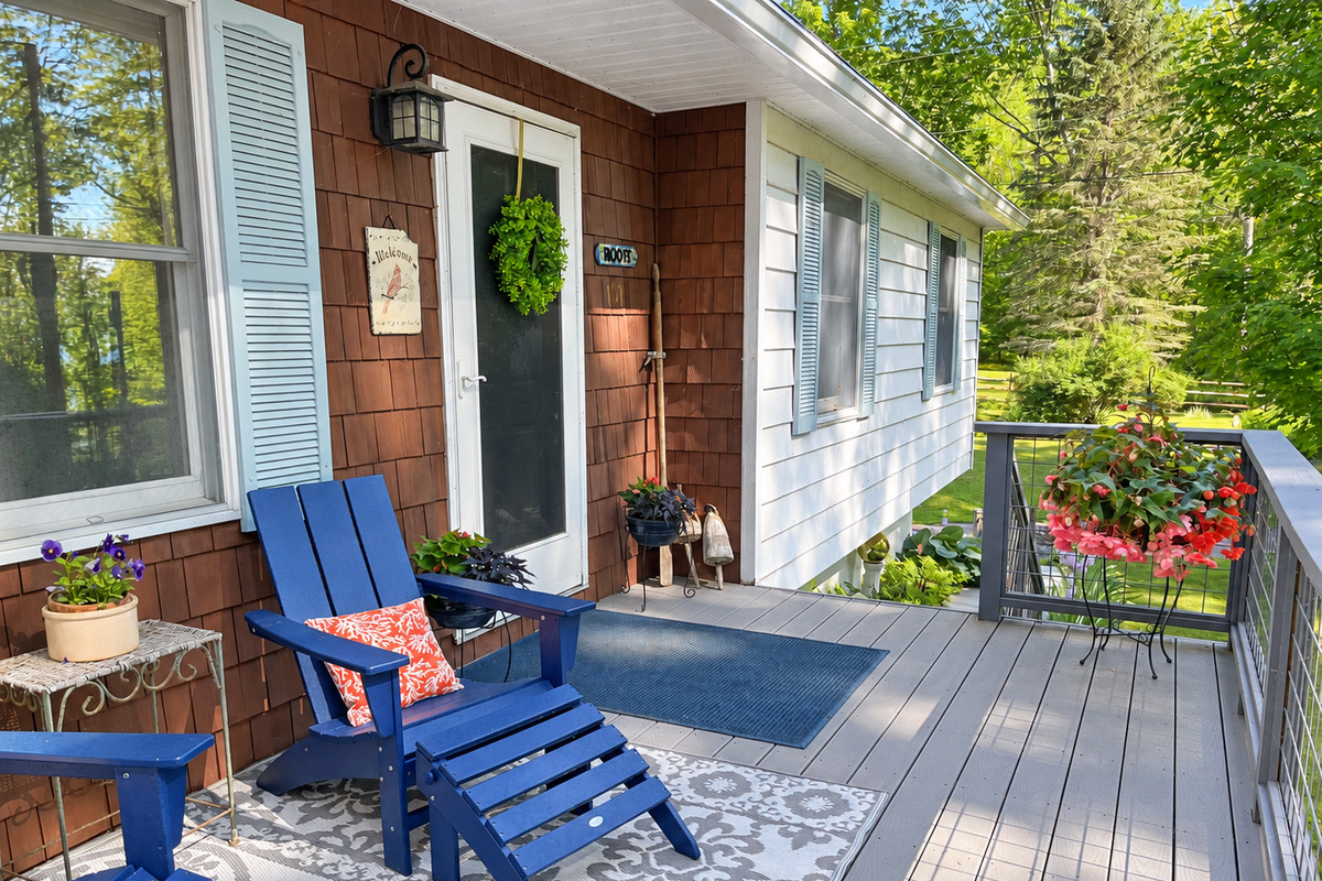 Front deck seating.