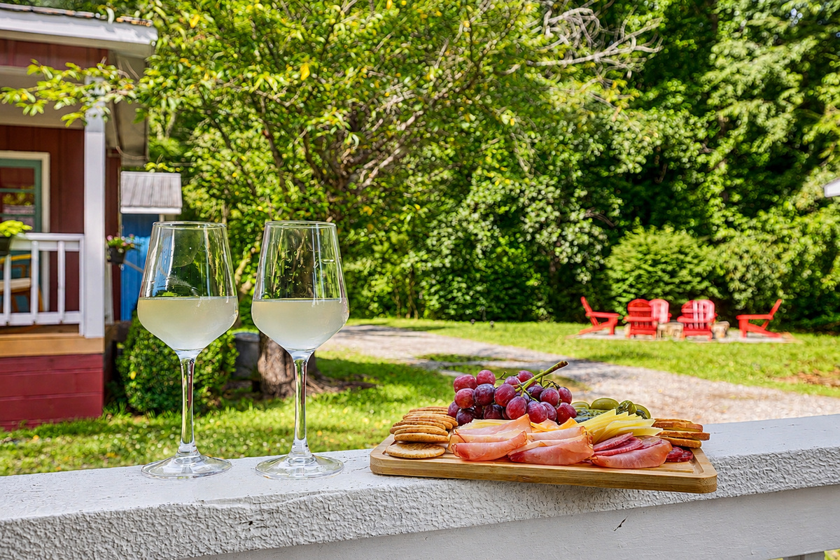Breezy Outdoor Retreat: Sip wine and savor bites while soaking in nature's beauty!