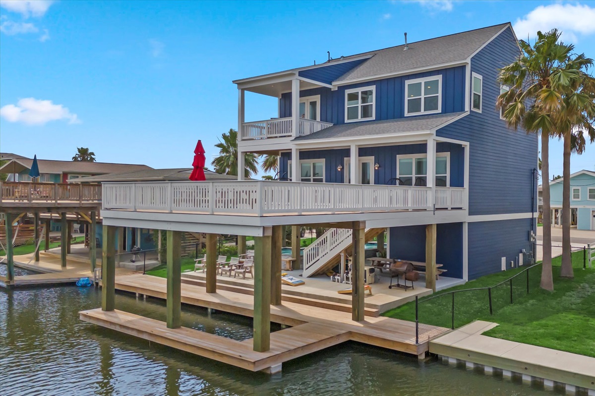 41325865985e42afbe0c925122460cf1 Large | Beachhouse | Texas | TX | Vacation Homes | Galveston | Crystal Beach | Kokomo | Breezy Days | Beachfront Elegance | Sunrise Serenity | Southern Sands Property Management, LLC