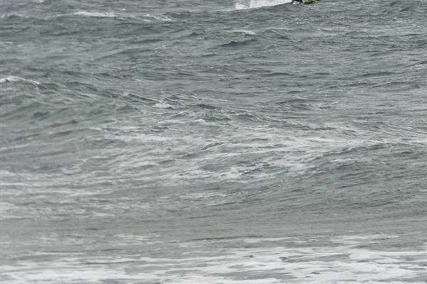 Columbia Beach, Winter Wave Chasers. 5 KM from Sunrise Resort.