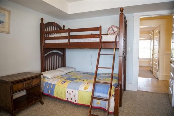 Mark Twain-Bedroom 7. Bunk Bed