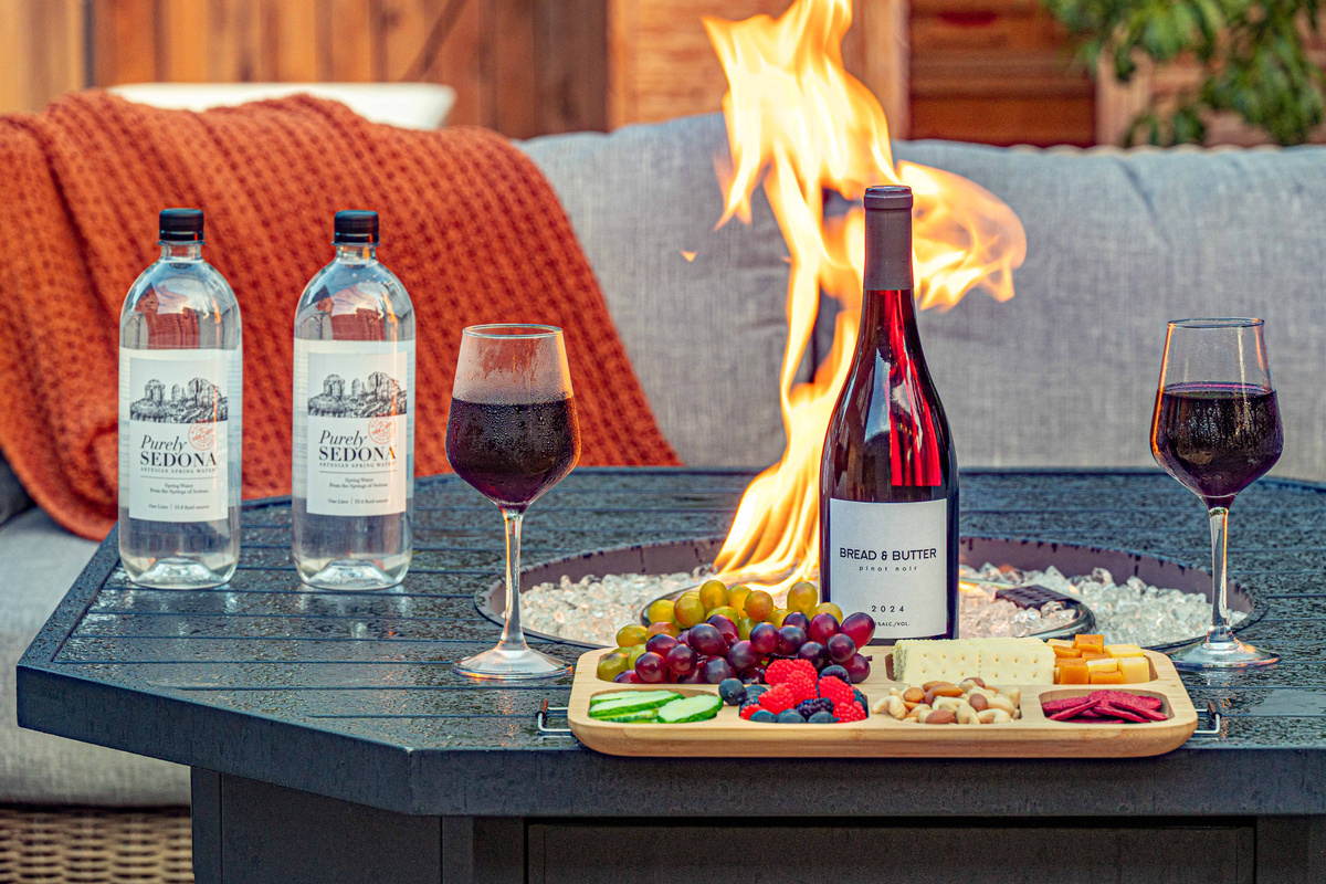{Fire Pit Experience} Pour a glass of wine, build a charcuterie board and settle in fireside for the perfect Sedona evening.