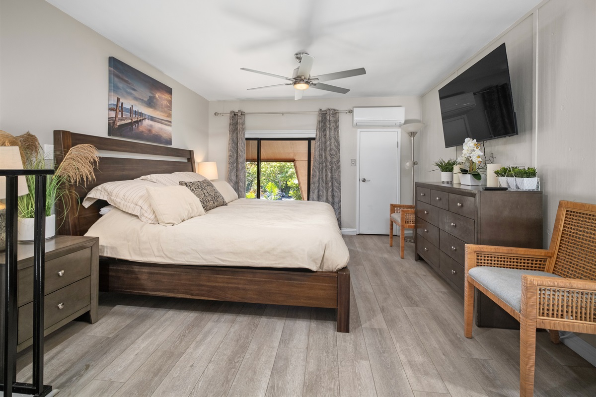 2nd Bedroom with King Bed