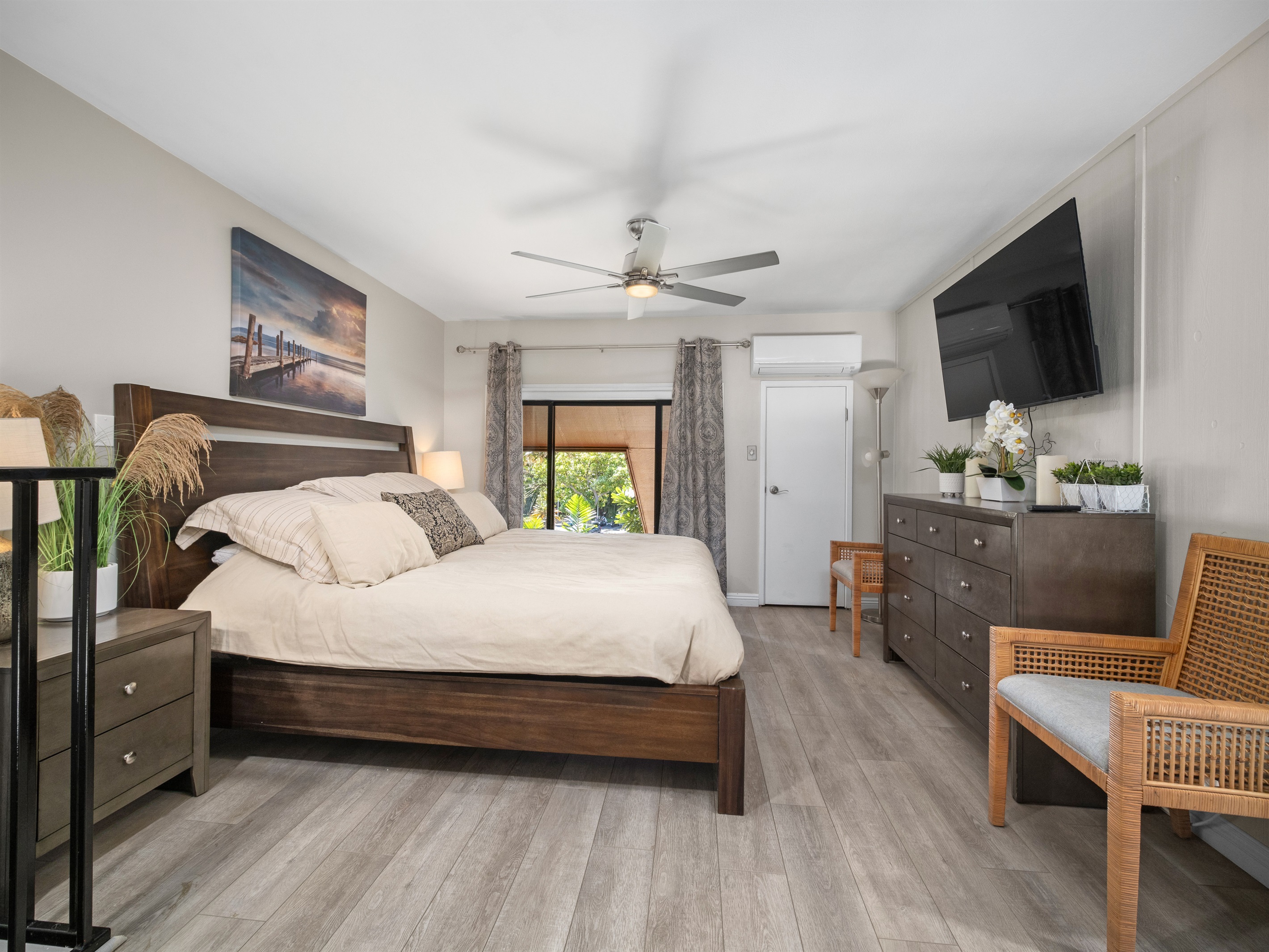 2nd Bedroom with King Bed