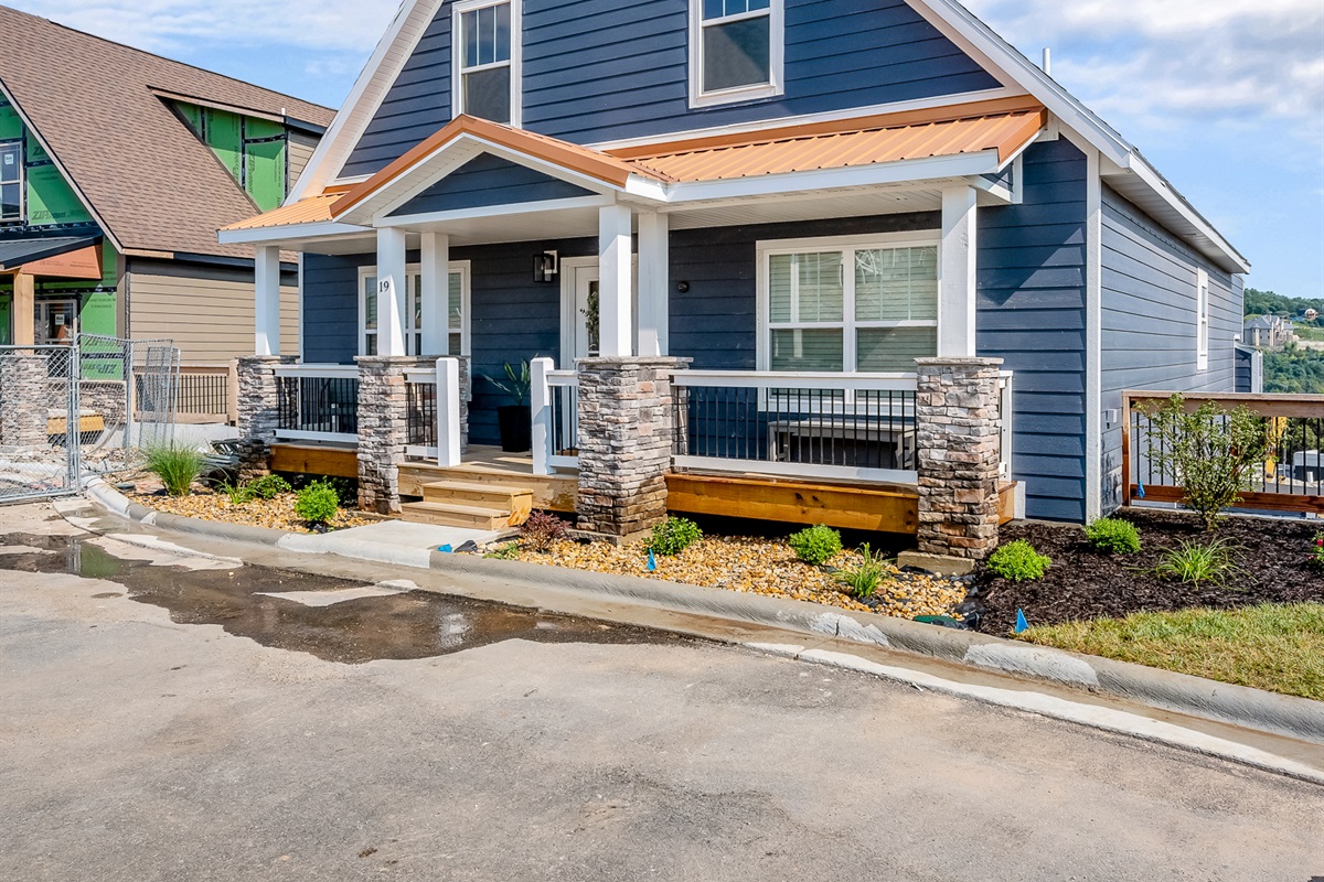 Front entry includes 3 steps