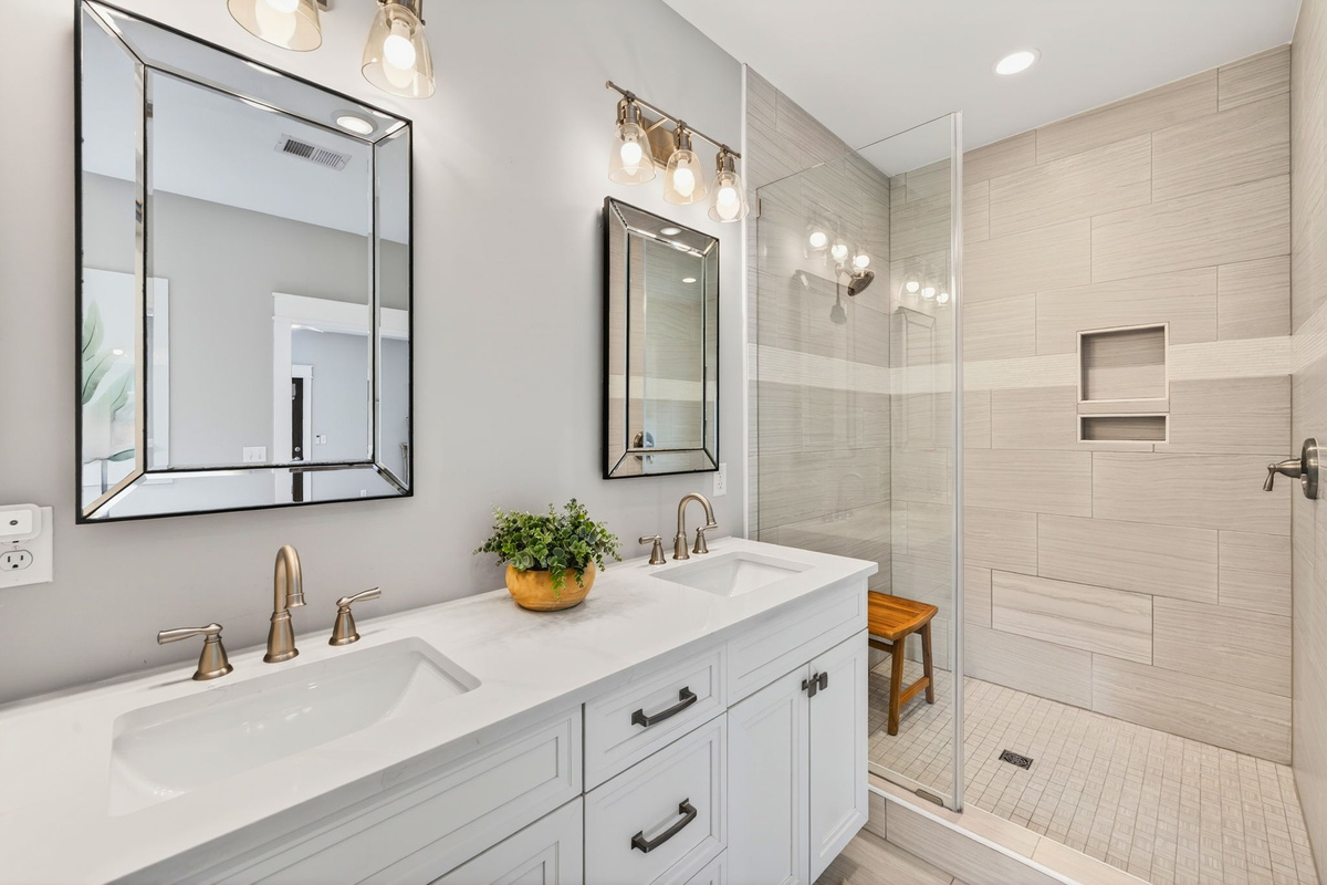 Ensuite Bathroom 2 | Driftwood Dreams | 105 Forest Trail | Isle of Palms, SC | IOP Escapes