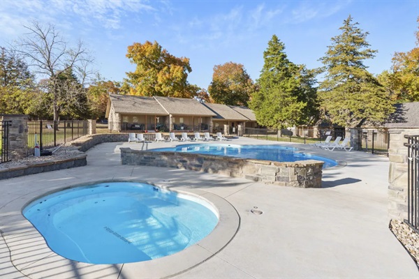 Heated Community Pool & Hot Tub available May to September.