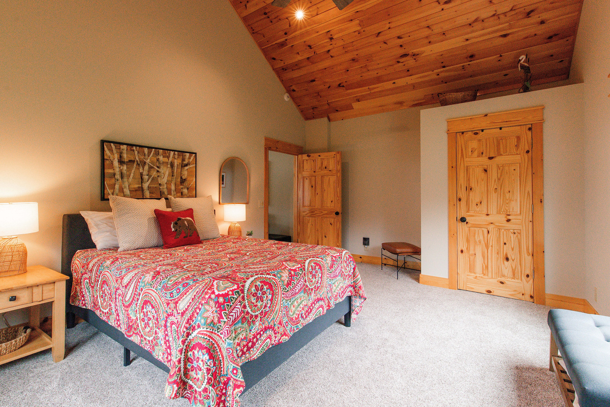 Lots of closet space in this queen bedroom! 