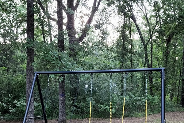 Outdoor fun for the kids! Sturdy swingset located in shade all day.