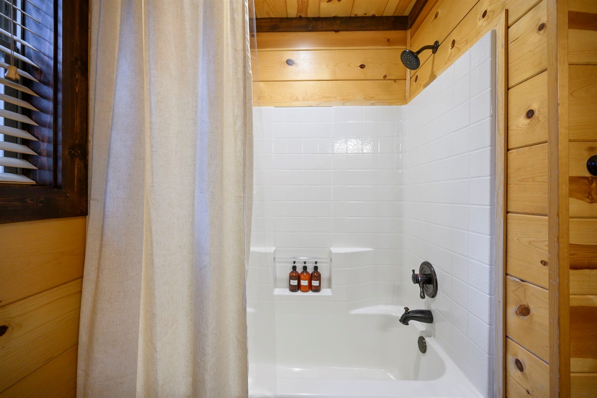 🚿 Hot showers after long adventure days