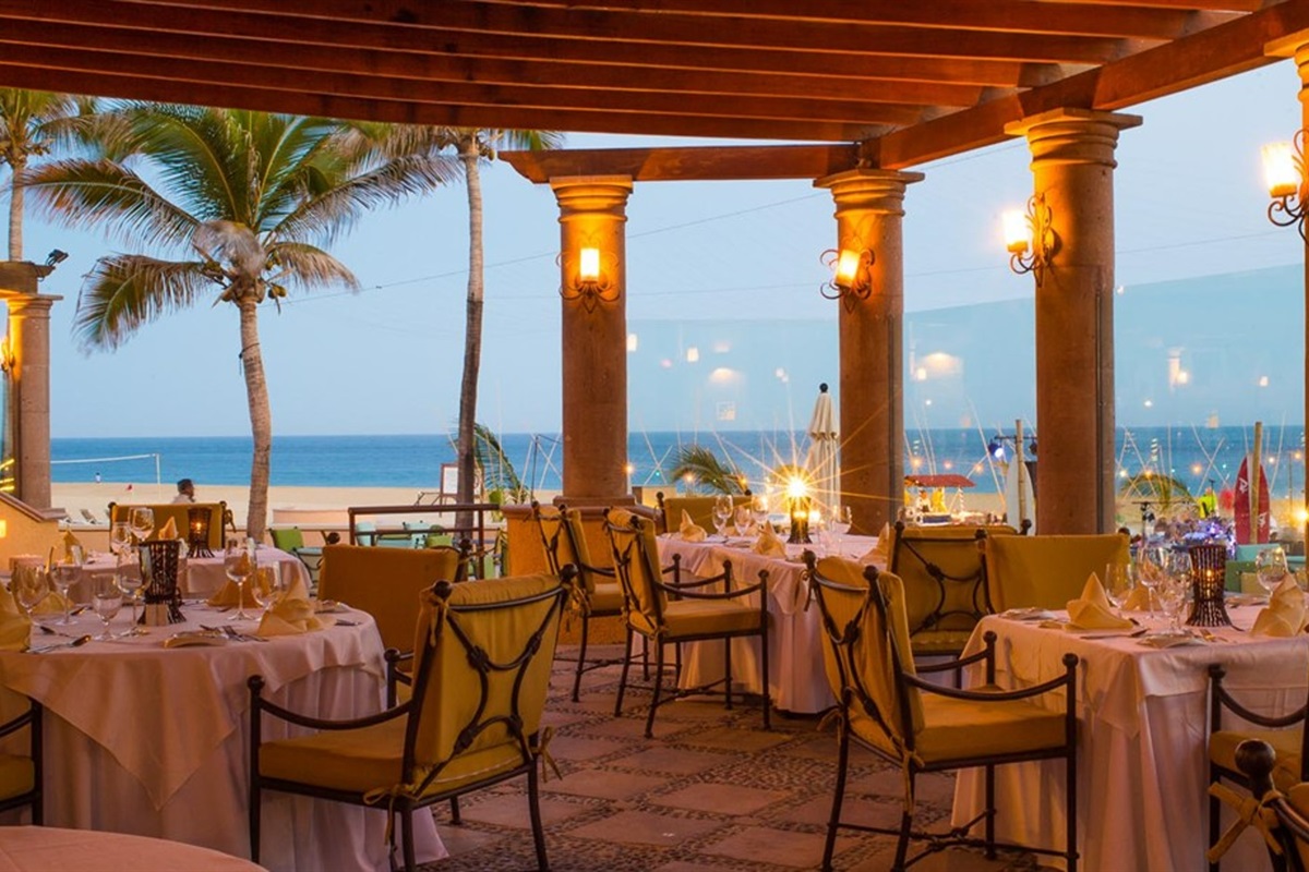 Outdoor Dining at Playa Grande, Vacation Travel Exclusives