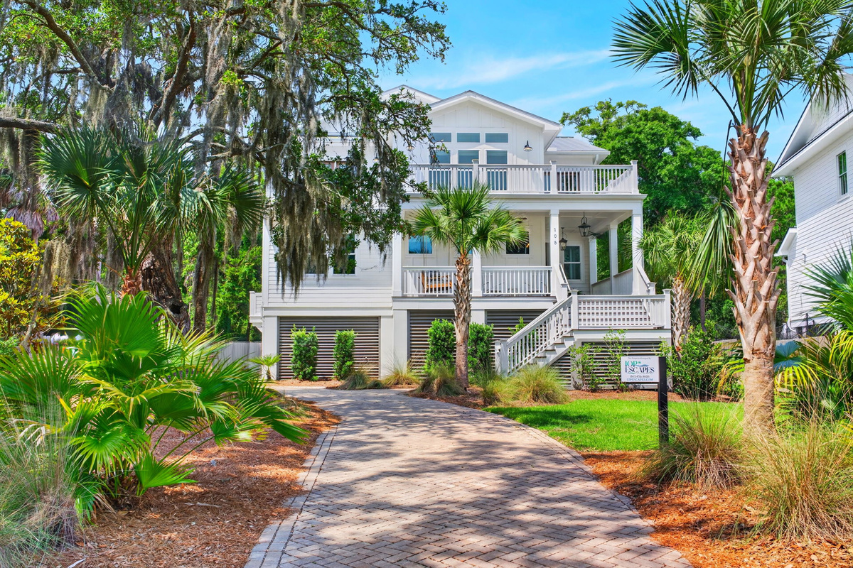 Front of house | Driftwood Dreams | 105 Forest Trail | Isle of Palms, SC | IOP Escapes