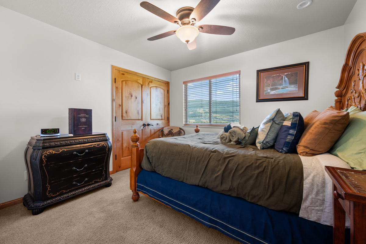 The third bedroom has a double closet for your clothing and mountain views.