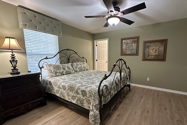 Upstairs King Master Ensuite #1