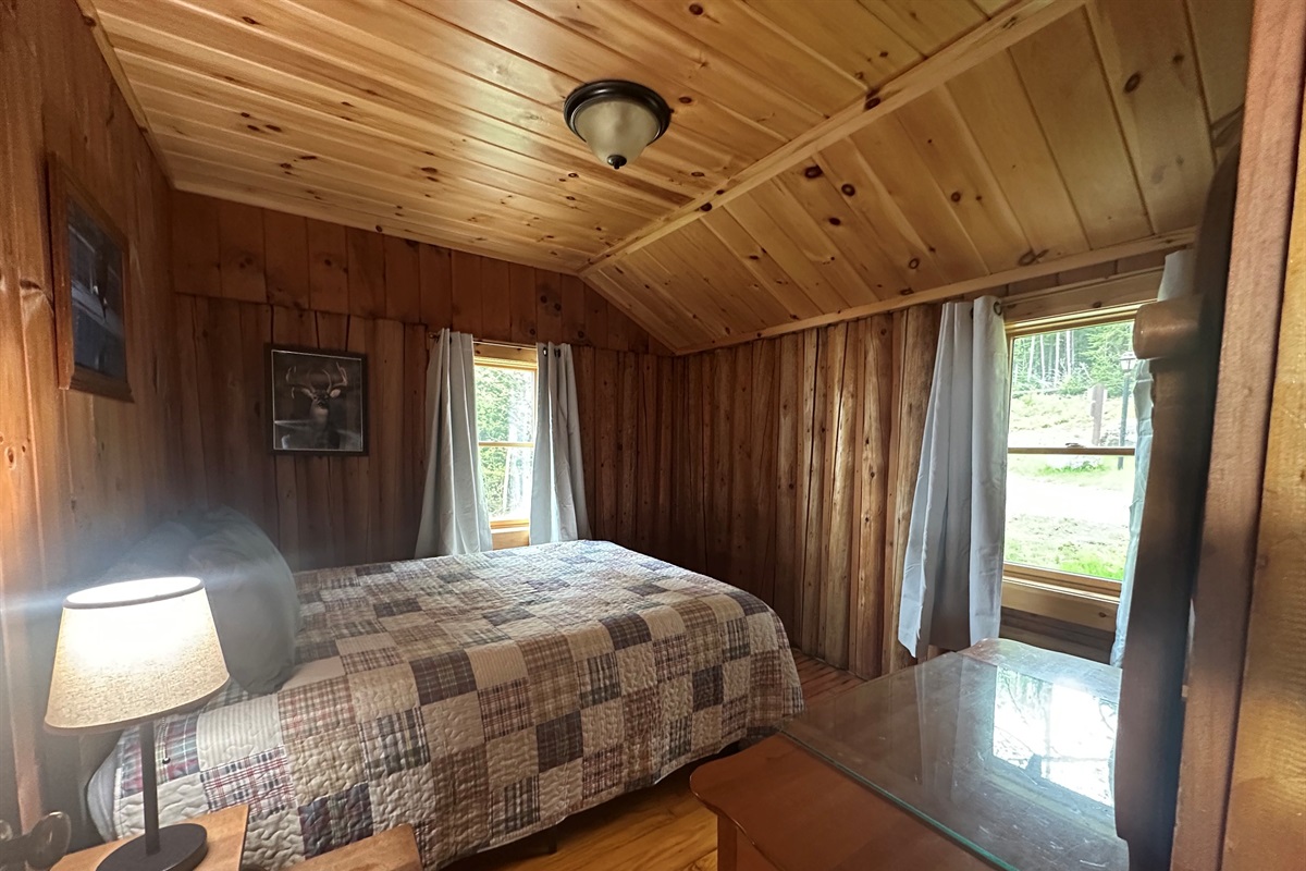 Queen Guest Room #2 - Cabin #1