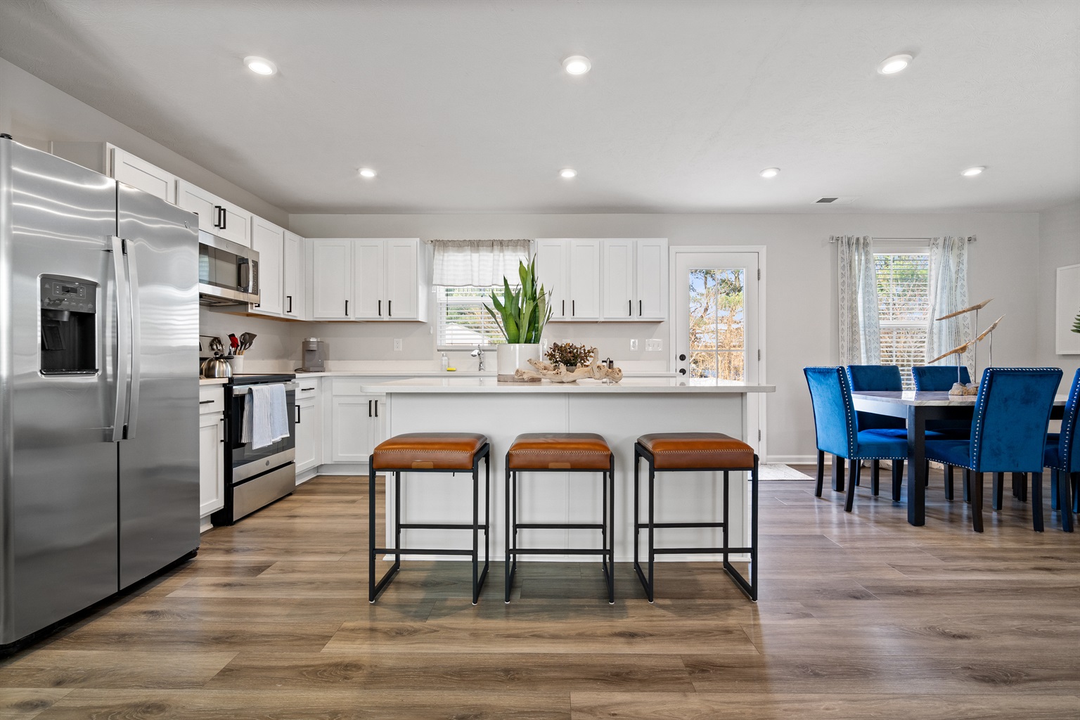 open, airy eat-in kitchen