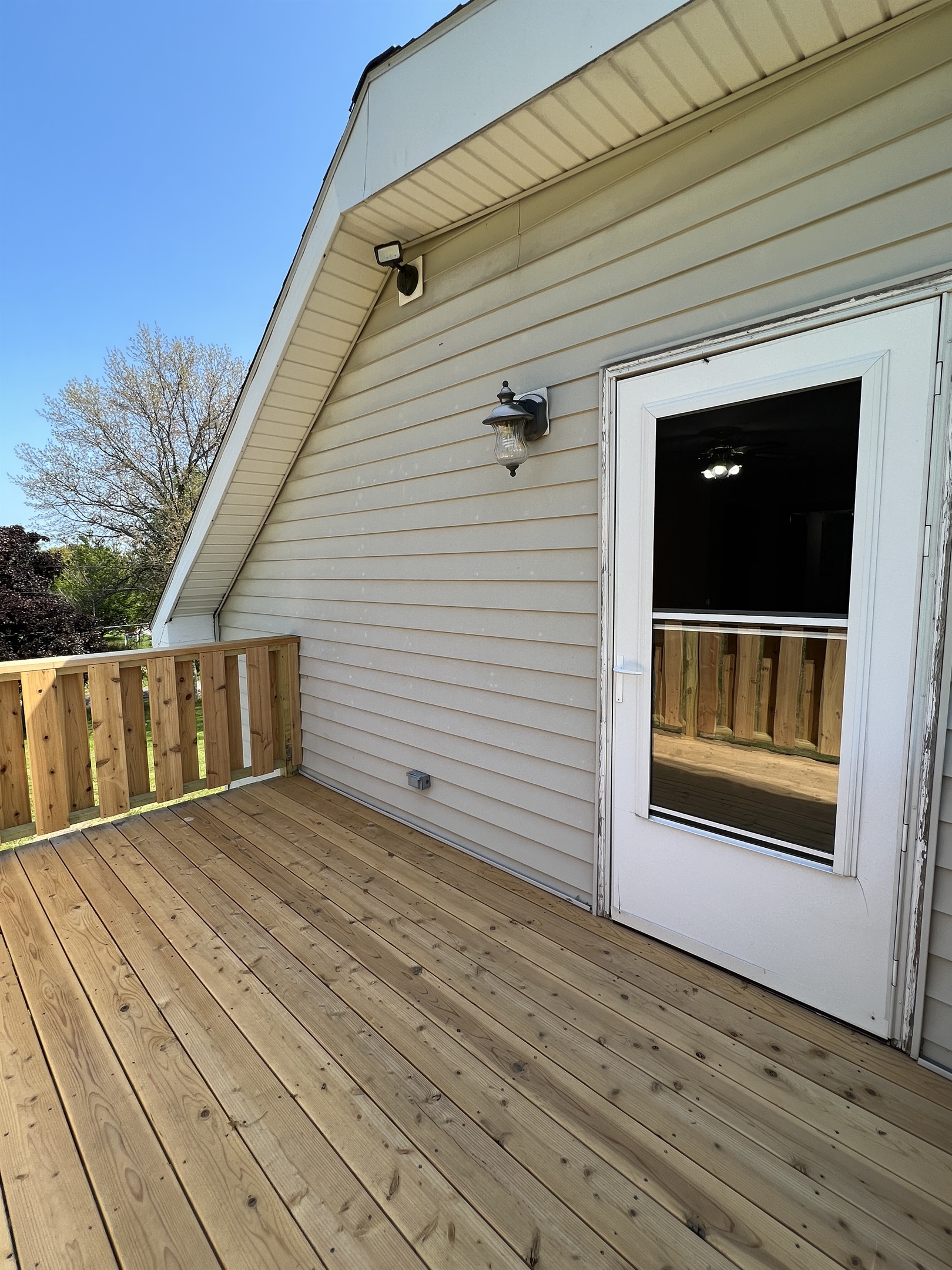 Roundtripper private balcony off King bedroom, perfect for morning coffee!