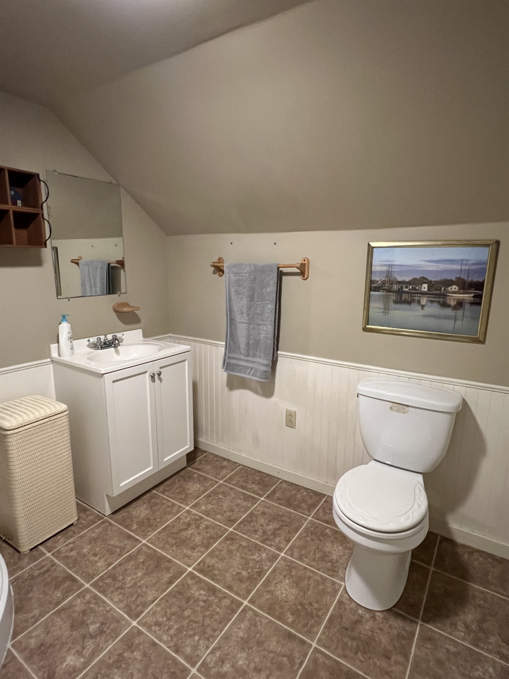 Highview Room - Bath w/ shower