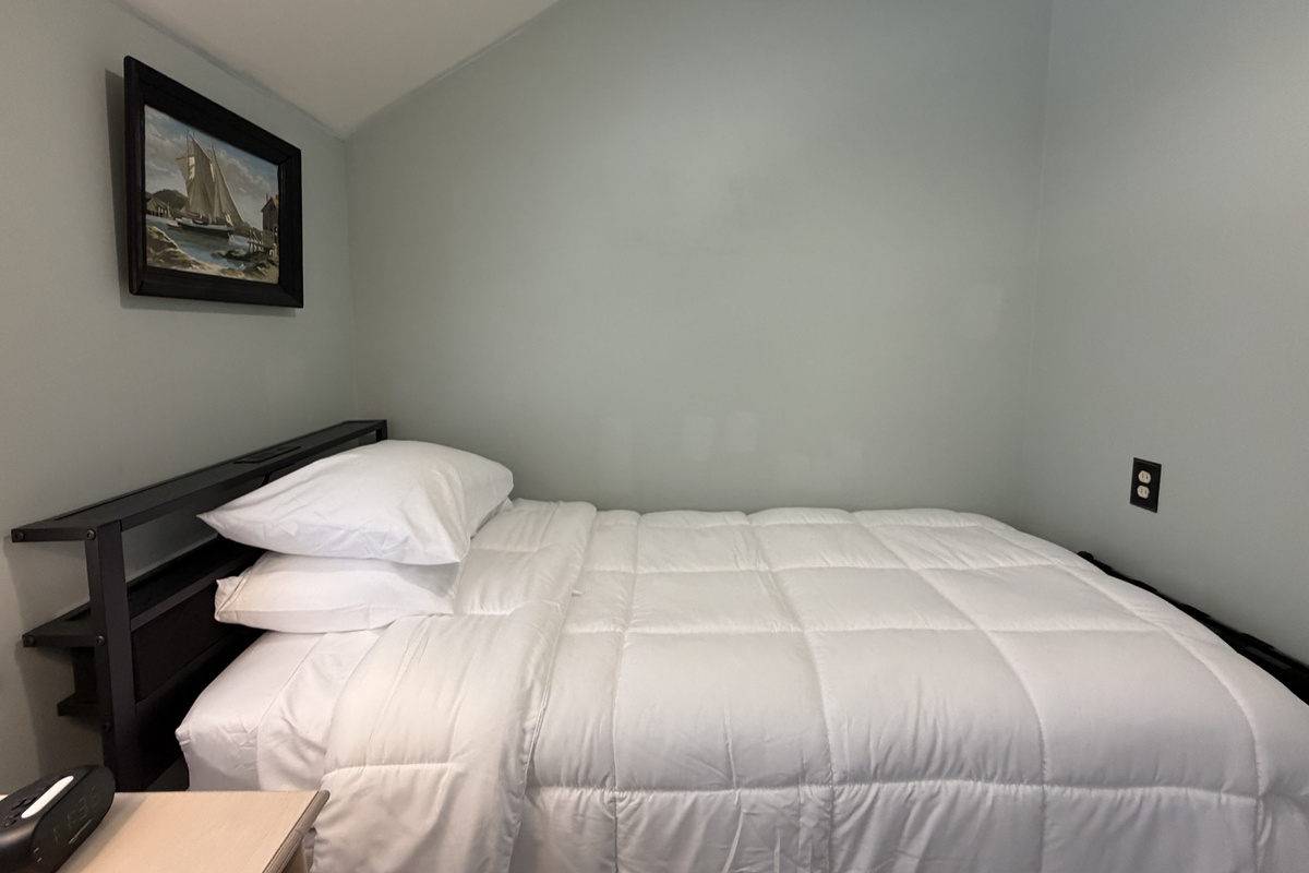 2nd floor Twin Bdrm
