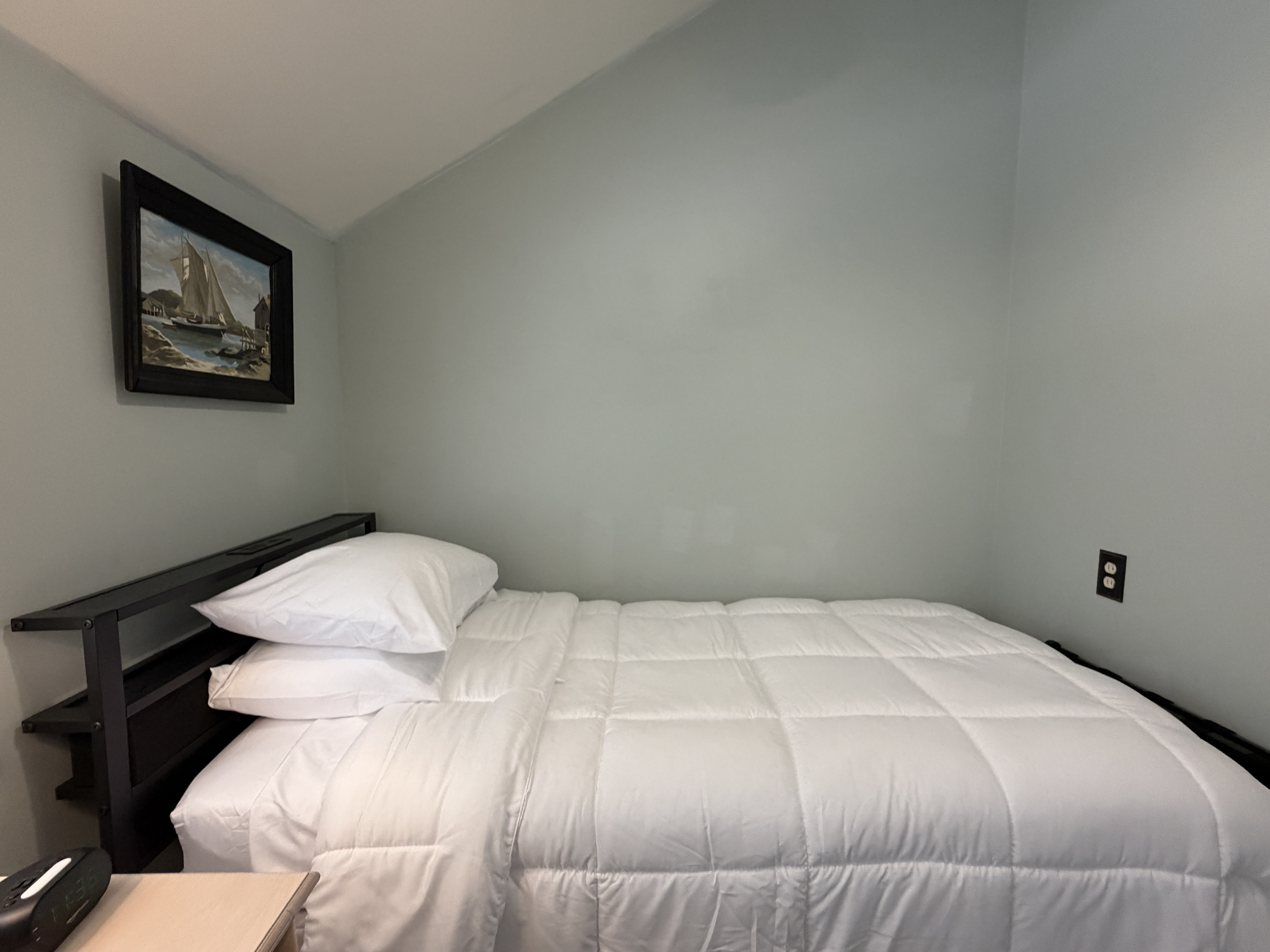 2nd floor Twin Bdrm