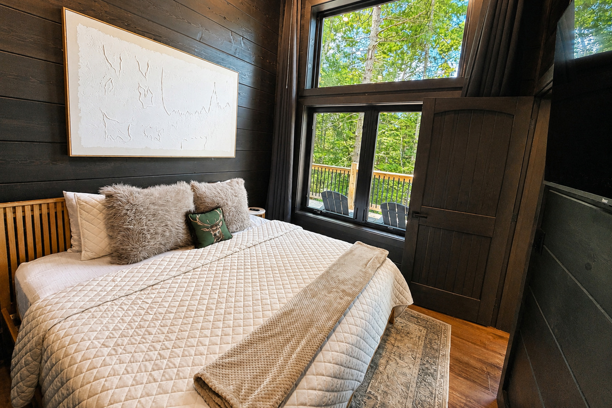 King Bedroom with Blackout curtains