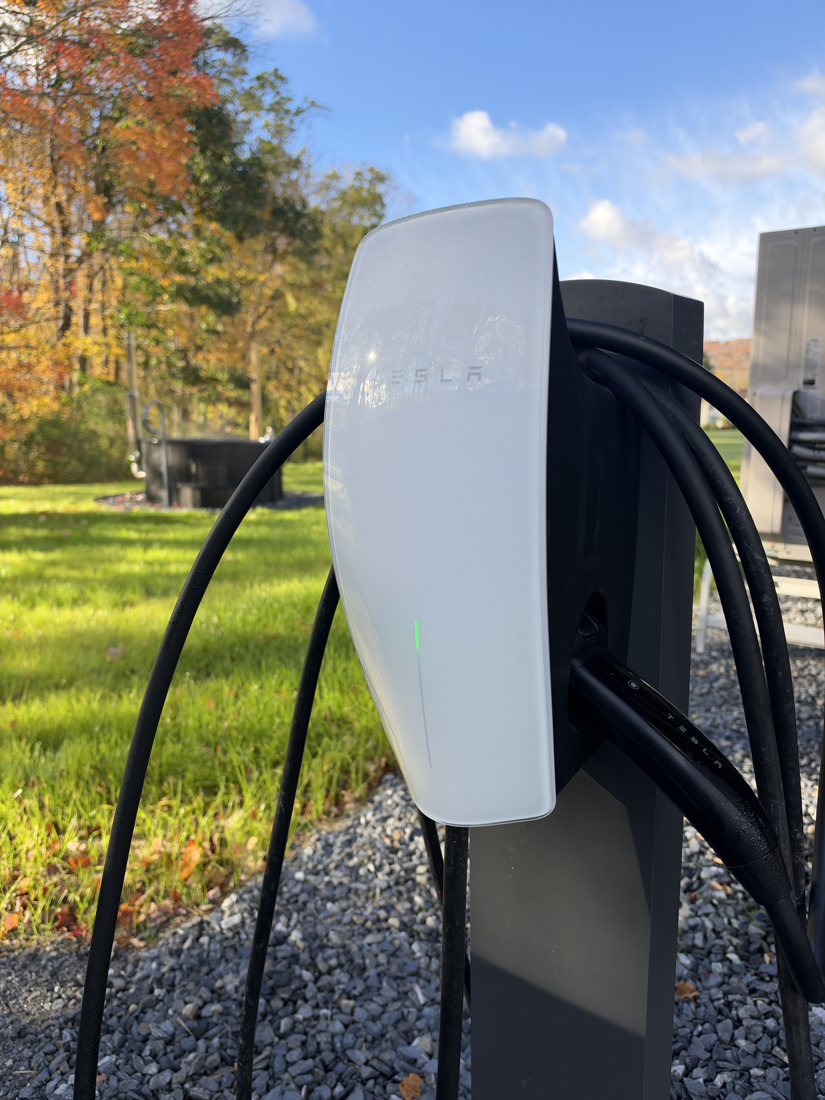 Complimentary charging with our universal station that works with BOTH Tesla and Non-Tesla EV’s.