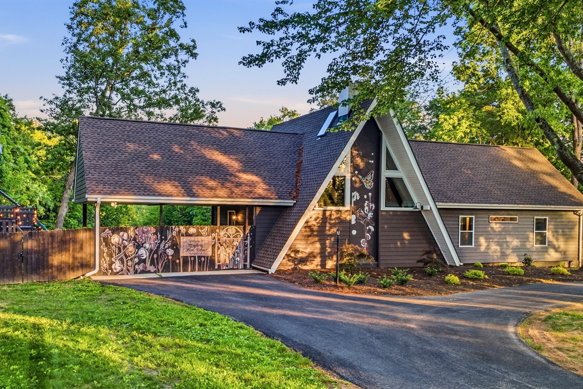 The A-frame at the end of the drive. Easy to find, easy to settle into.