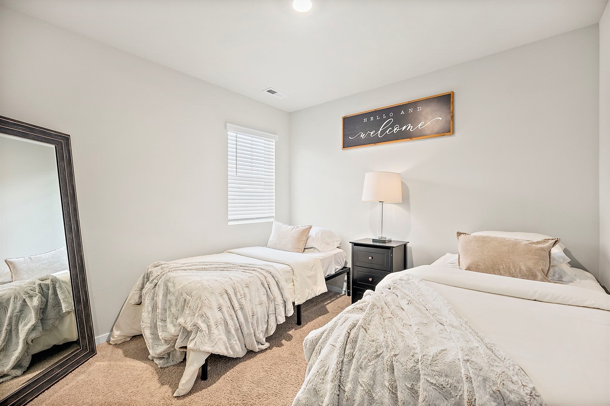 4th Bedroom 2 Twin beds