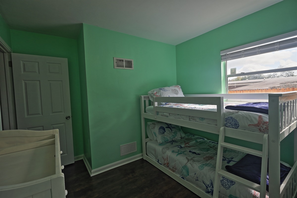 bedoom 3 with bunks