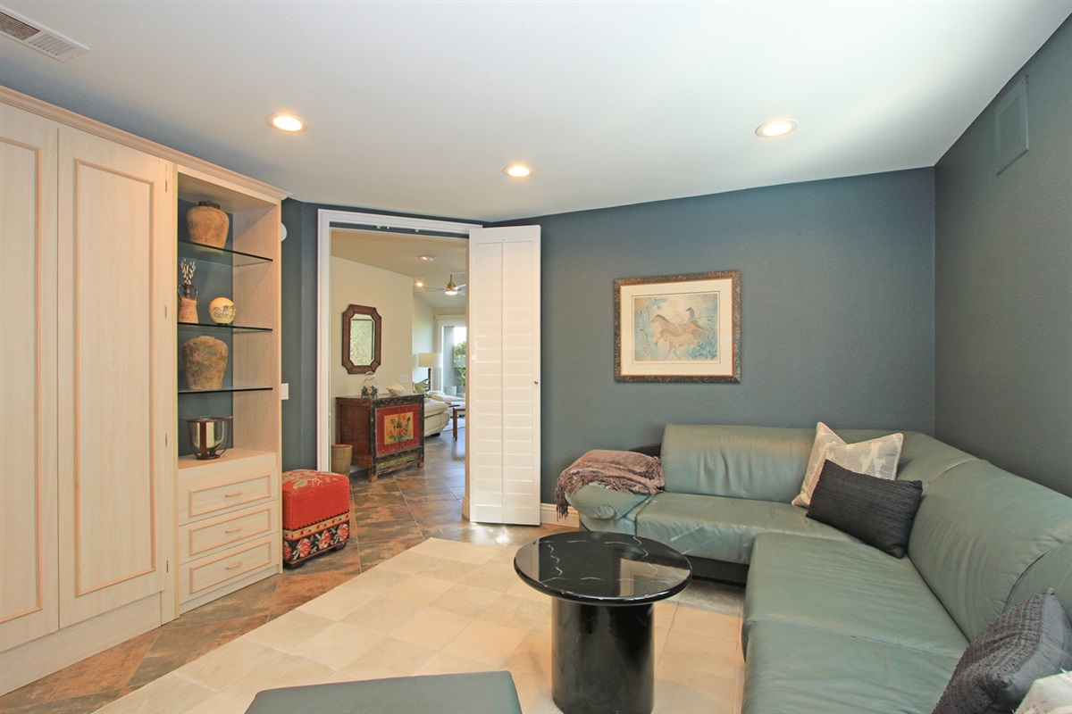 Third bedroom/den with Murphy bed