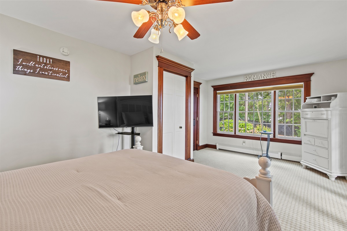 Queen First floor bedroom